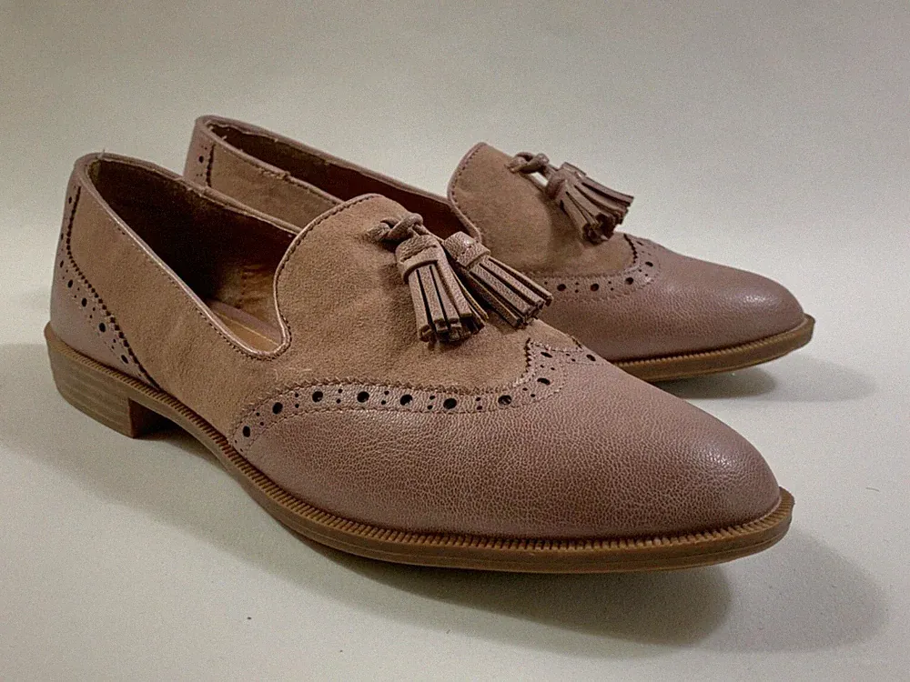TU Damen-Loafer hautfarben rosa flach Kunstleder Quaste Brogue-Detail UK 4