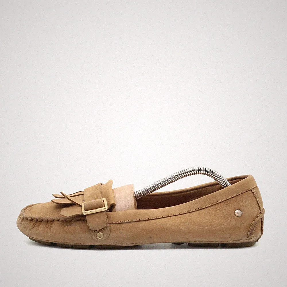 UGG Damen Mokassin EU 39.5 1007575 Beige Leder Low-Top Quasten Classic Loafer