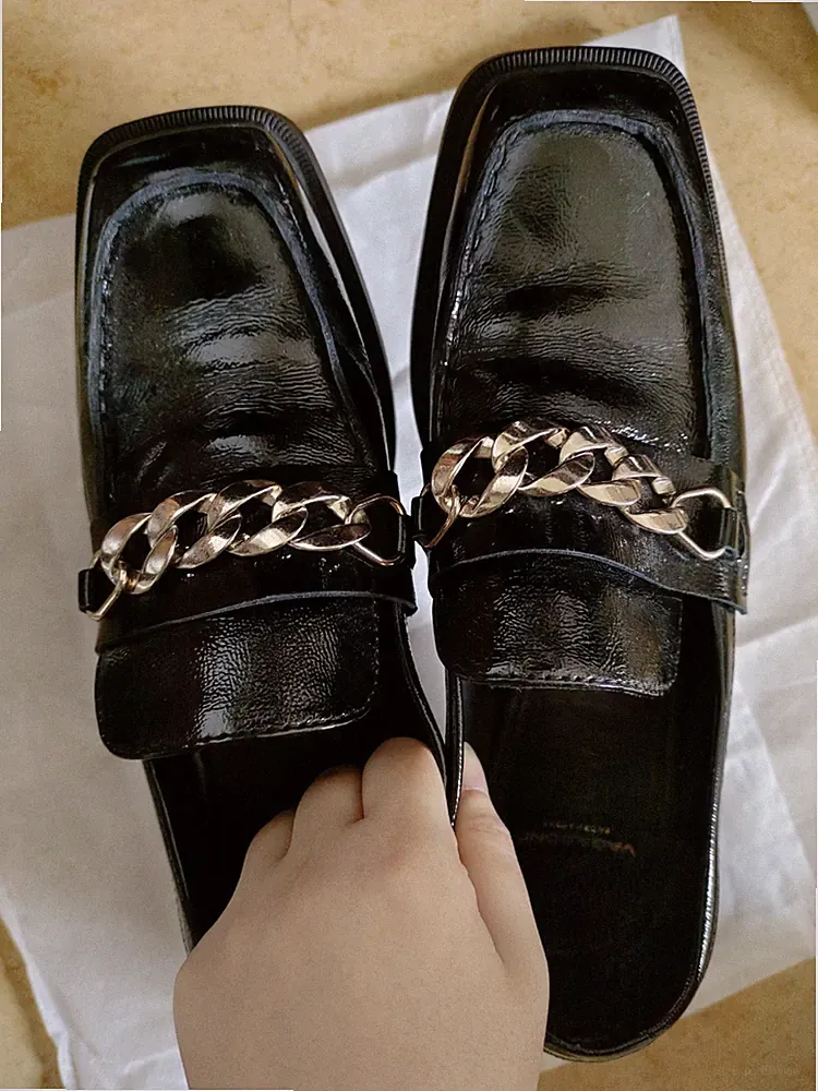 Vagabond Loafer schwarz Lackleder mit Kette
