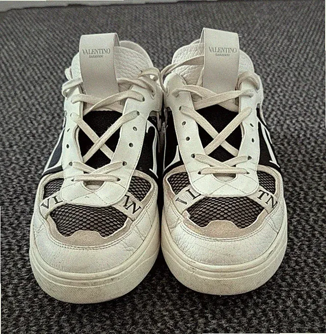 Valentino Garavani Herren Sneaker Low Top Leder Weiß/Schwarz Logo Gr. 44,5
