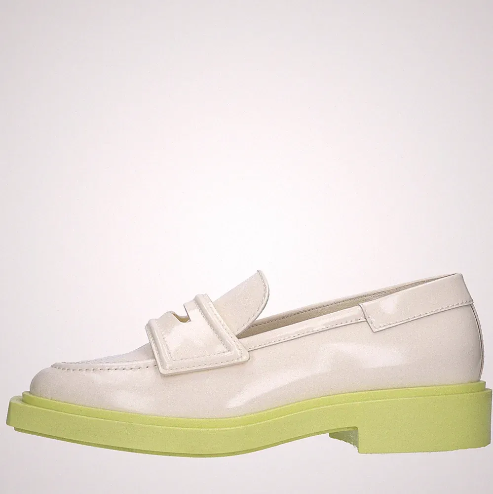VIOLA-W 020 LEE LACK Halbschuhe und Slipper 3.Juni Damen Creme Amu023_3jui