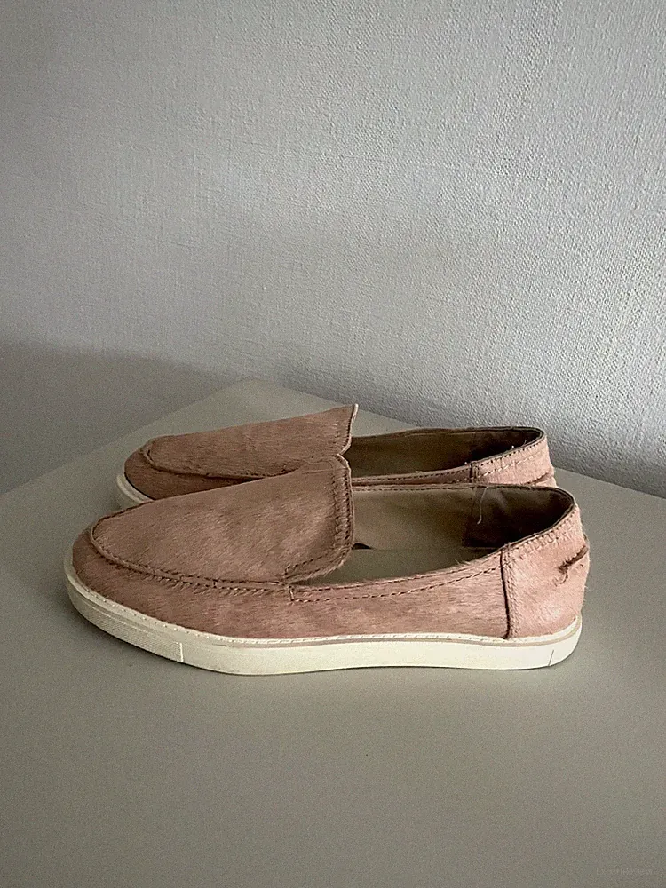 Zara Leder Loafer in lachsrosa