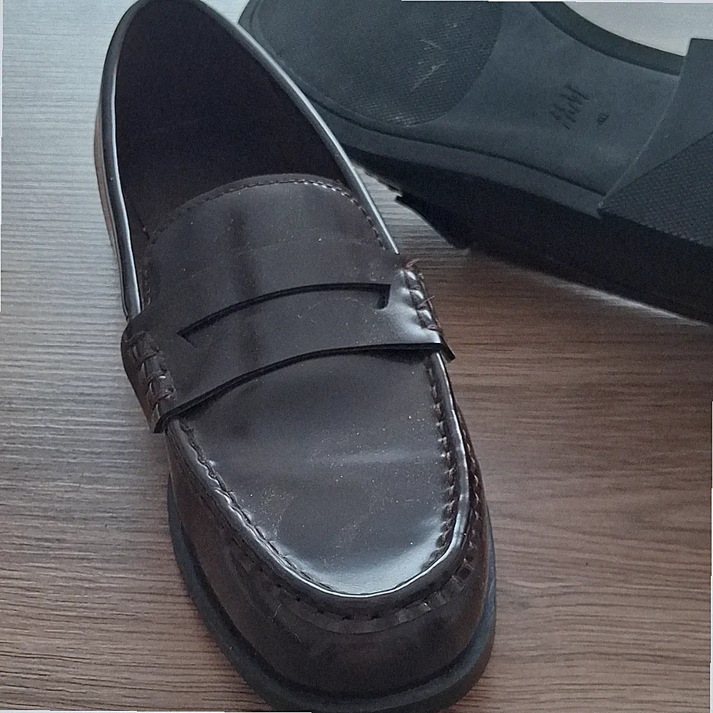 Zara Slipper Penny-Loafer braun EU 40 Synthetik Slip-On mit Ziernähten